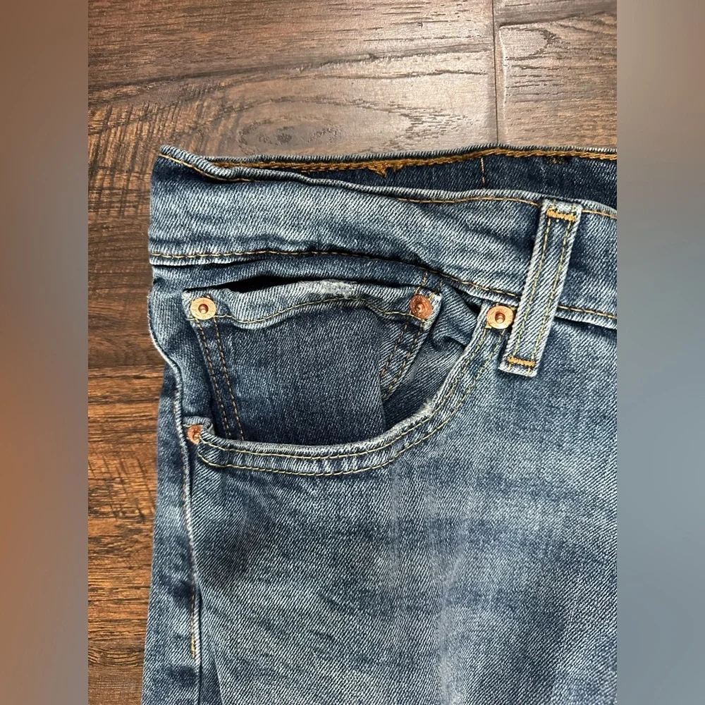 Levi's 505 40 32 jean’s blue Relaxed straight with Distressed Details men’s